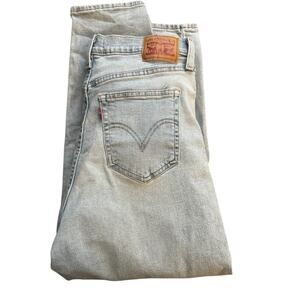 LEVIS High Waisted Mom Jeans in Size W31/L26 in Light Wash